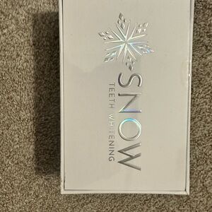 Snow Teeth Whitening Kit-NEW never opened
